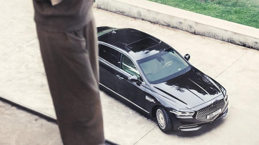  Genesis G90 2019 года  (KR) (фото 11 из 22)